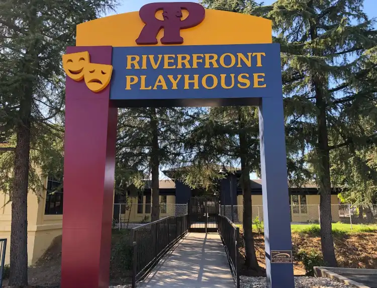 Hotels near Riverfront Playhouse