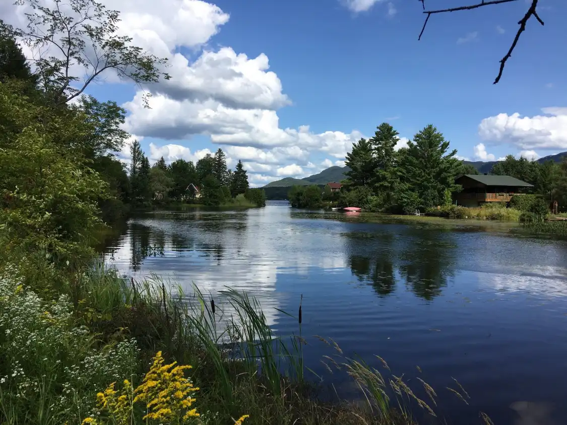 Hotels near Magog River Gorge