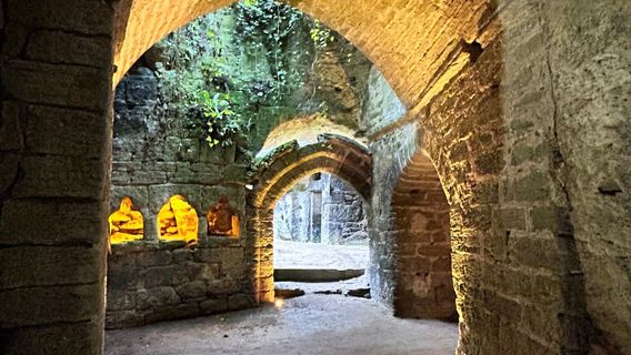 Troglodytes & Sarcophages