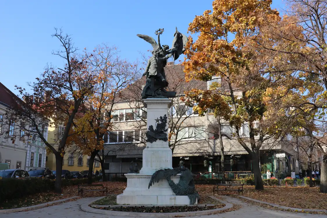 Hotel in zona Statue of the Independence War