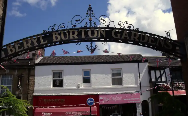Hotels in der Nähe von Beryl Burton Gardens