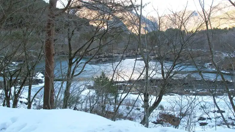 Hotels near Akaike