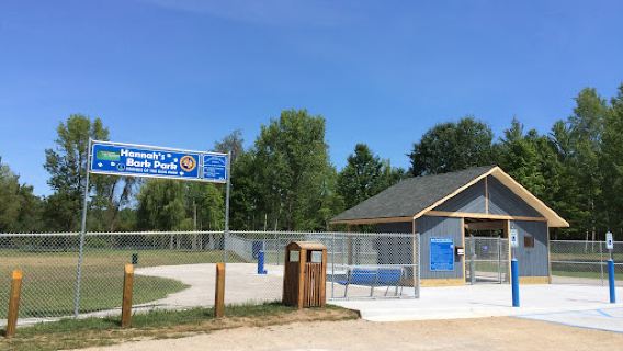 Hannah's Bark Park (Pass Required)
