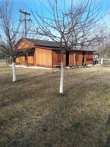 Almwpia Tennis Center