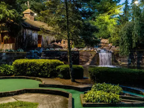 Hidden Valley Miniature Golf and Waterfront Grille