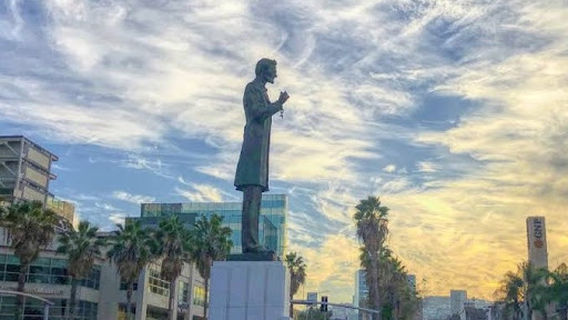 Monument to Abraham Lincoln