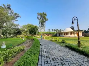 Venu Van