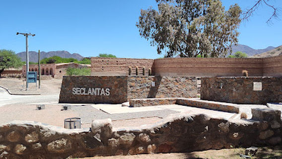 Villa El Monte Plaza