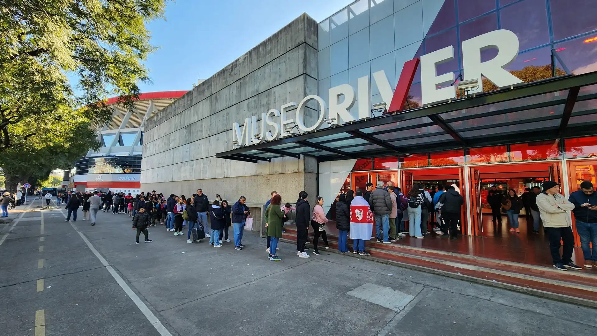 Hotels near River Plate Museum