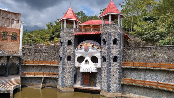 The Lost World Castle