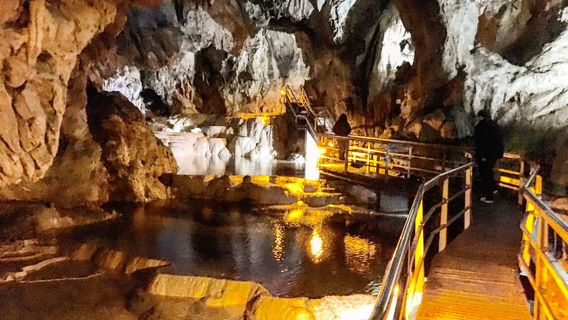 Cave Lakes - Kastria Cave