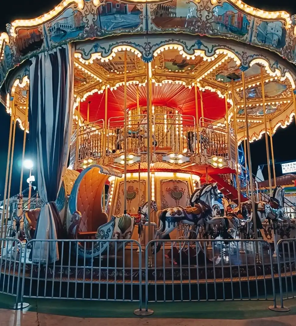 Hotels near Parko Paliatso Luna Park