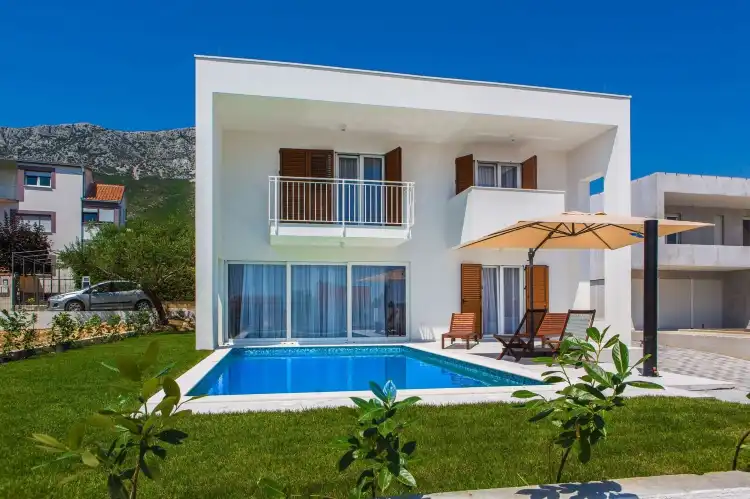 Hotels in Kaštel Gomilica