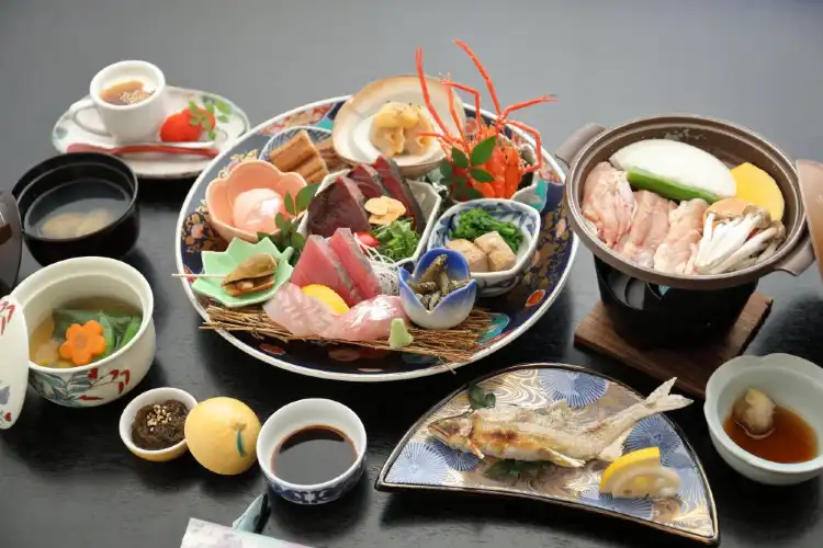 Hotel dekat Aruneya Kotsuga