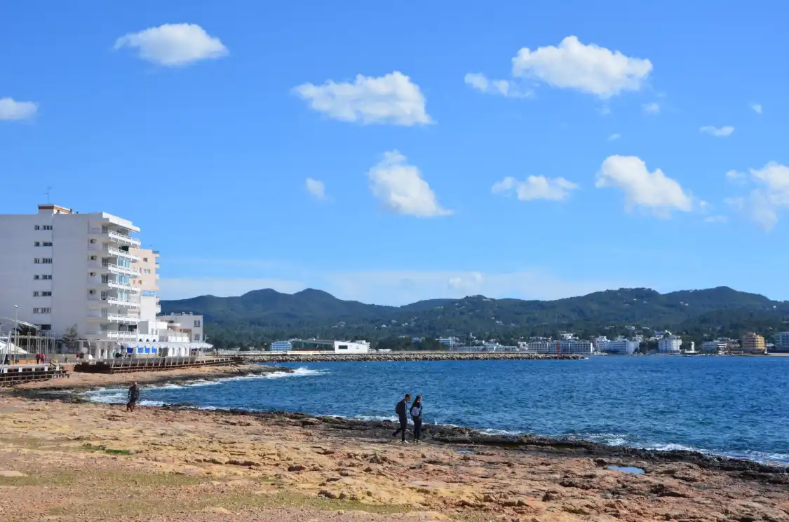 Отели рядом с достопримечательностью «Platja de S'Arenal»