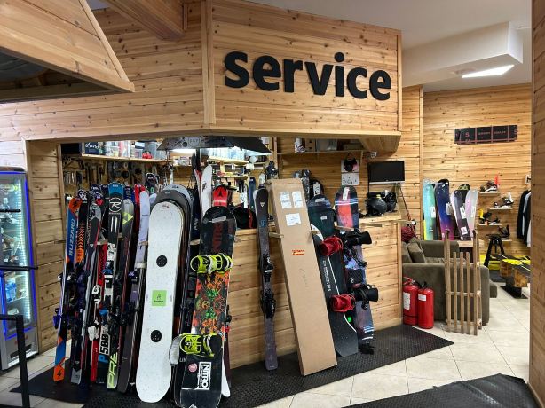 TSAKIRIS Ski & Snowboard Bansko