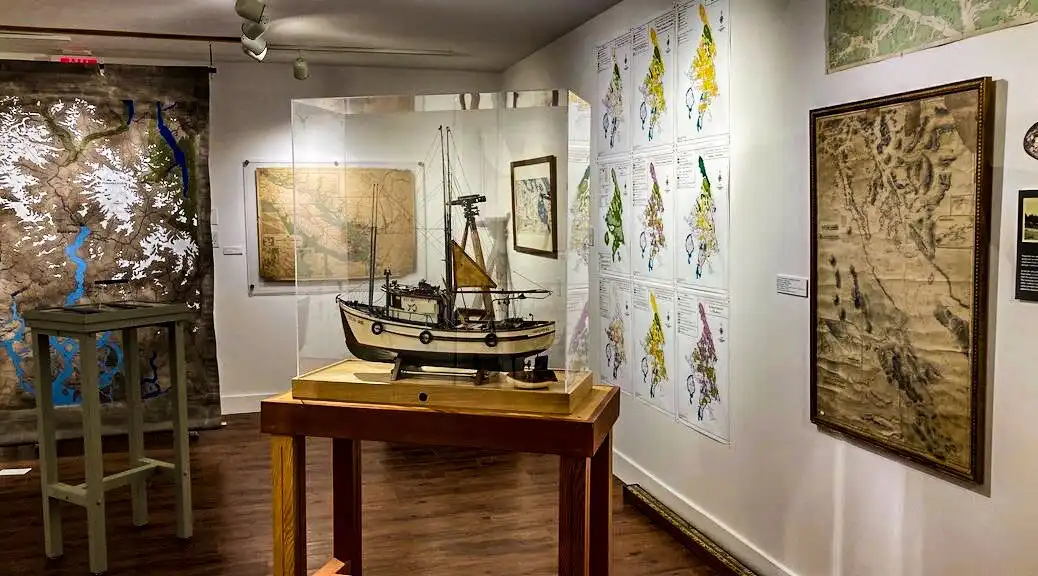 Hotels near Cortes Island Museum & Archives and Visitor Info Booth