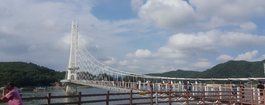 예당호 출렁다리