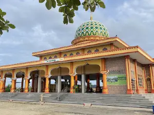 Masjid At Taqarrub Julok Tunong