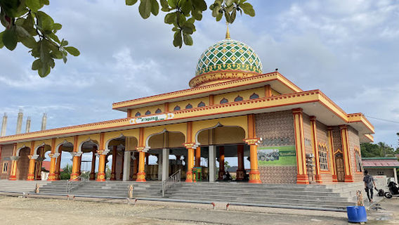 Masjid At Taqarrub Julok Tunong