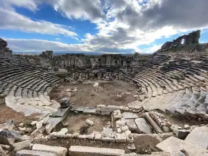 İlk Borsa Binası (Aizanoi Macellum)