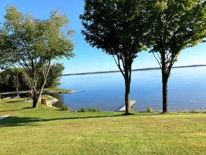 Manistique Lake