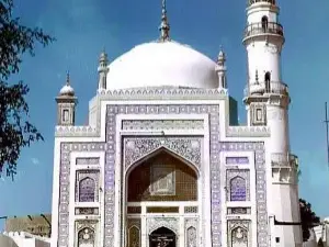 Dargah Aliya Luari Sharif