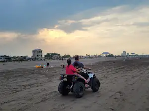 Chamkhaleh Beach