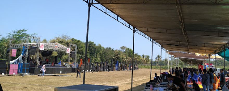 Lapangan Ayamputih
