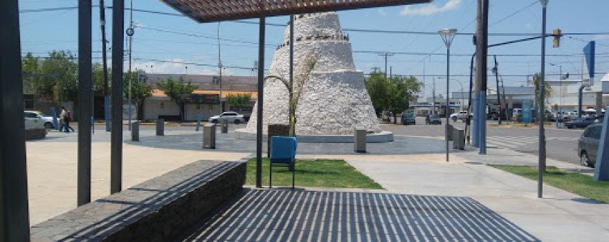 Monumento Al Cruce De Los Andes