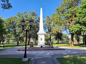 Plaza J. M. Bustos