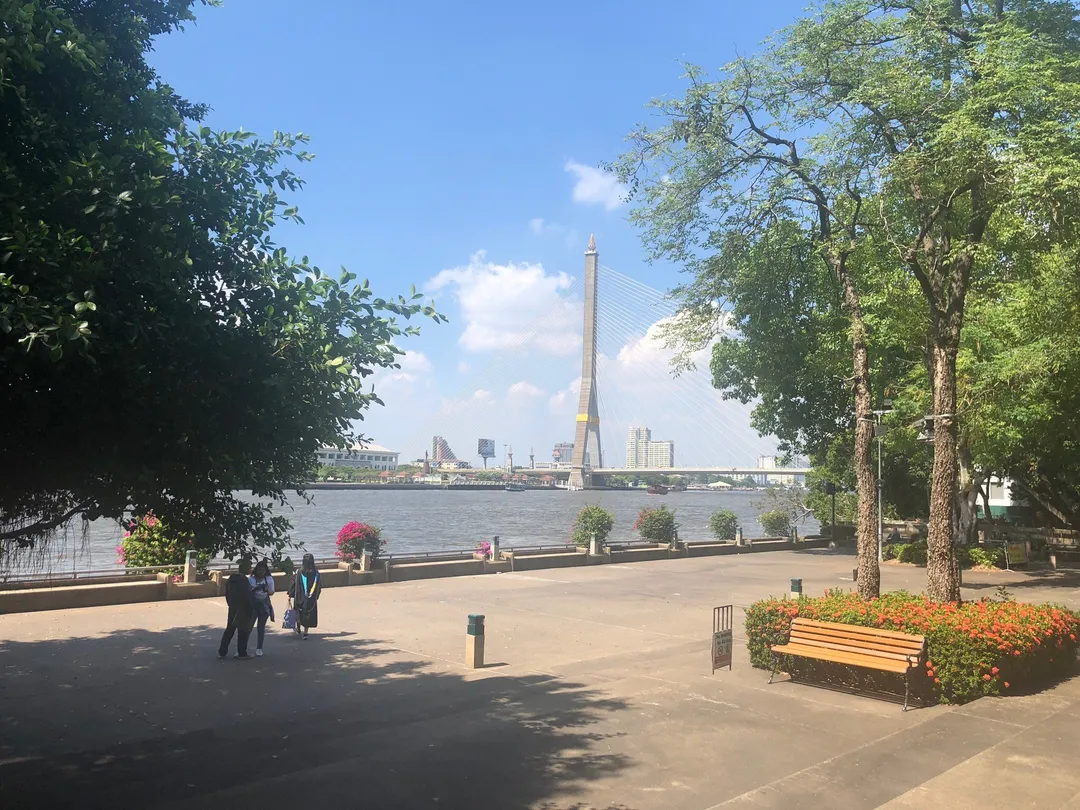 1_Santichaiprakan公園