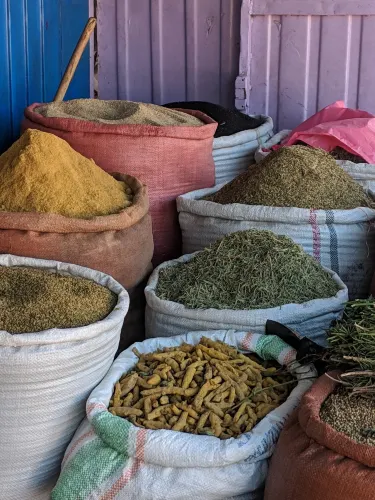 Shola Market
