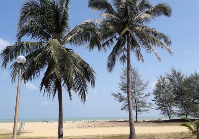 Pantai Cahaya Bulan
