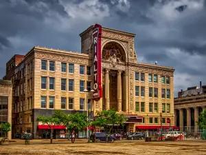 Rialto Square Theatre