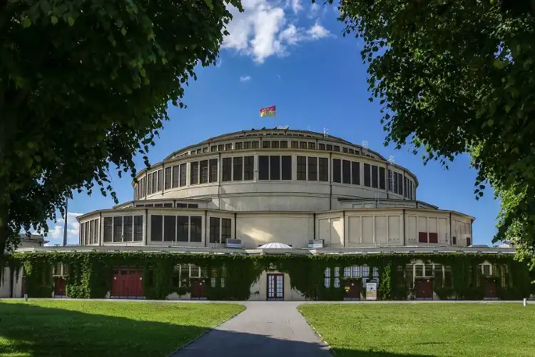 Hotels near Centennial Hall