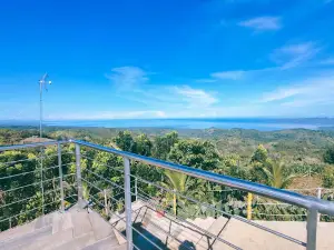 Caluan Infinity Pool