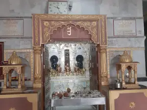 Chandra Prabhu Digambar Jain Mandir
