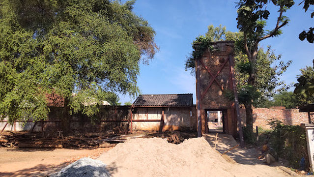 ຄ້າຍເກົ່າທະຫານຝຮັ່ງ Fort Carnot