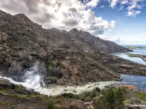 Ézaro waterfall