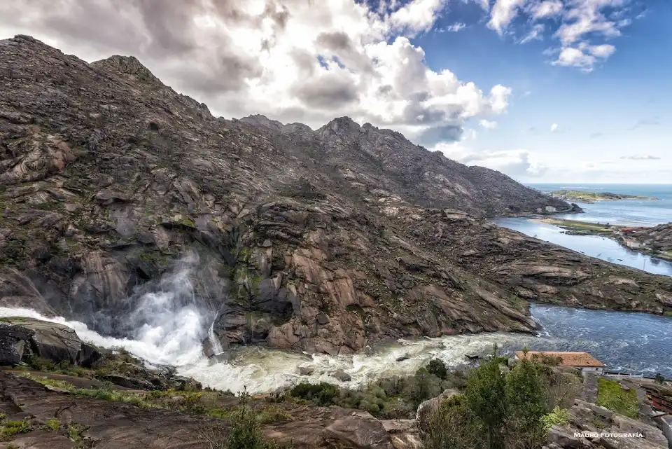 Ézaro waterfall