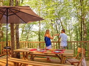 Camping "Domaine de la Paille Basse"