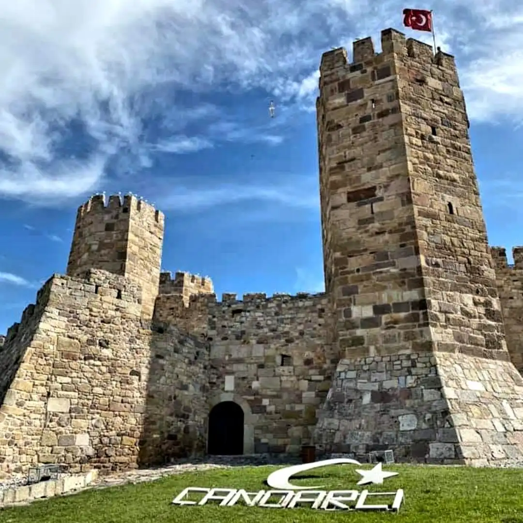 Hotels near Çandarlı Castle