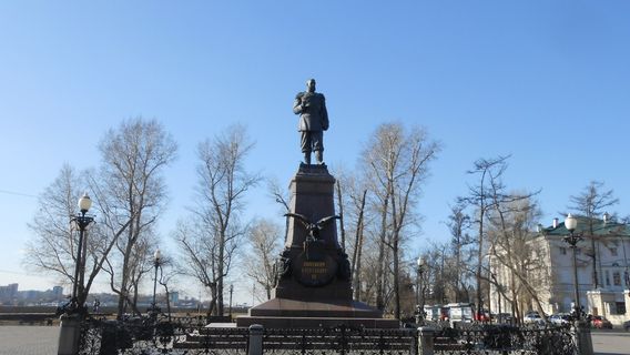 Monument to Alexander III