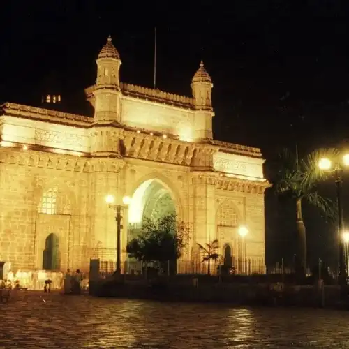 Tempat Tarikan Malam popular di Mumbai