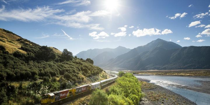 TranzAlpine: Scenic Train Christchurch - Greymouth