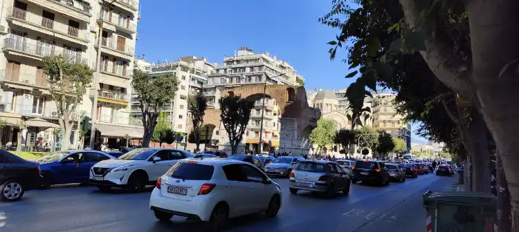 Hotel dekat Arch of Galerius