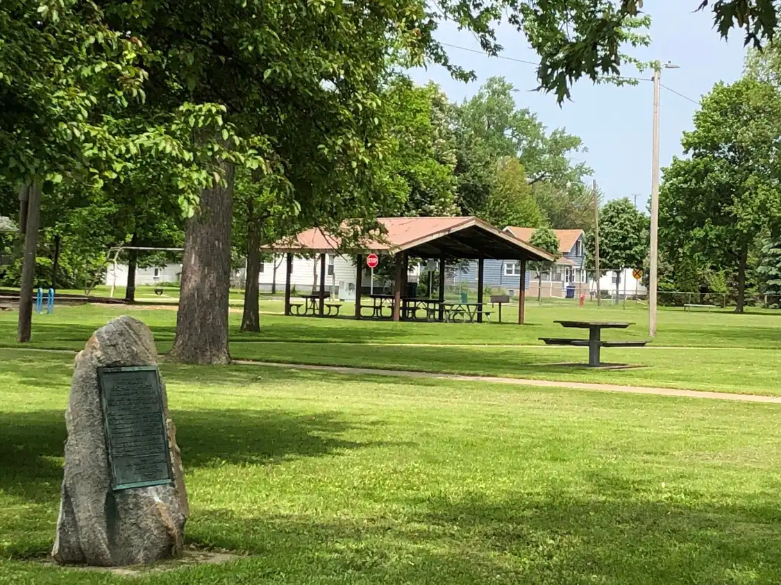 Hotels near Roosevelt Park