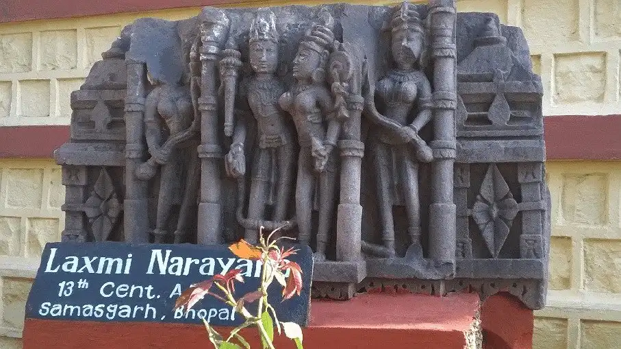 Hotels near Birla Museum