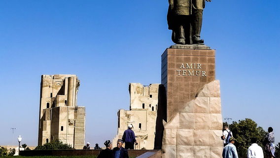 Statue of Amir Temur
